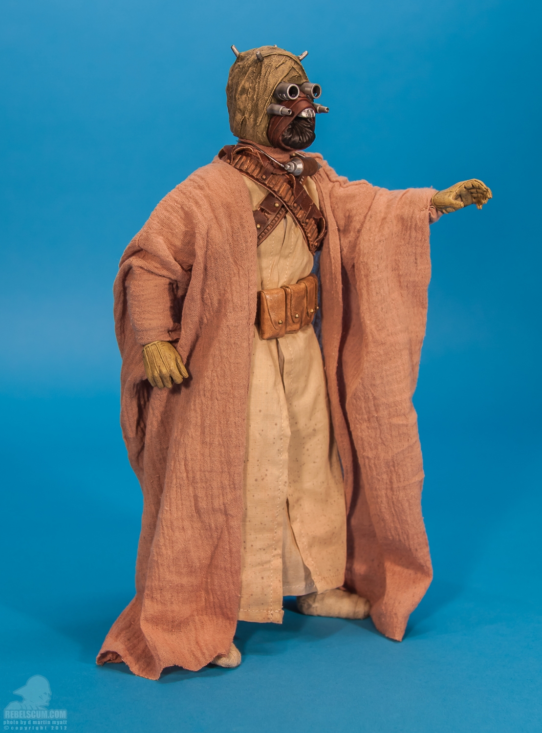 Tusken_Raider_Sand_People_Sideshow_Collectibles-02.jpg