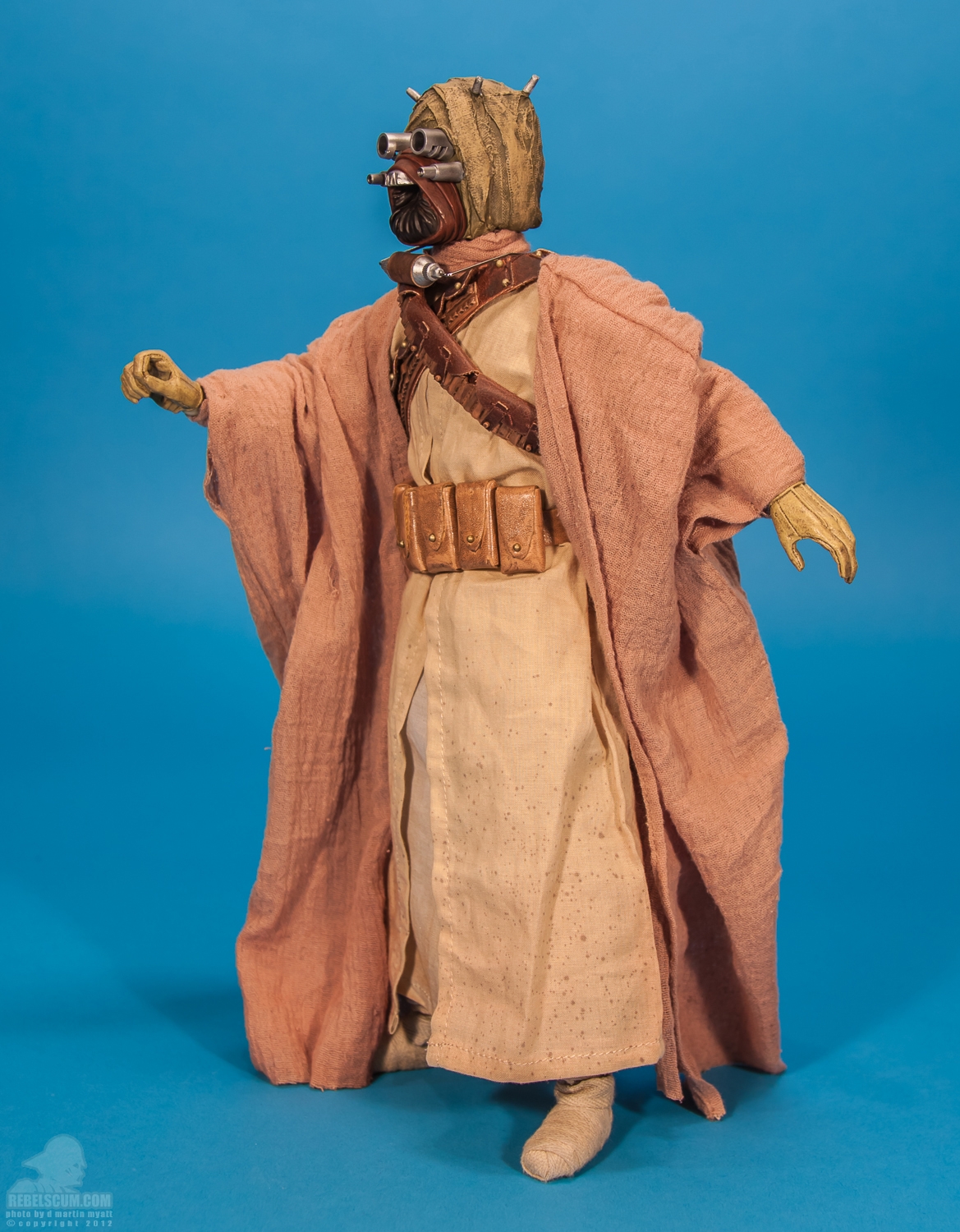 Tusken_Raider_Sand_People_Sideshow_Collectibles-03.jpg