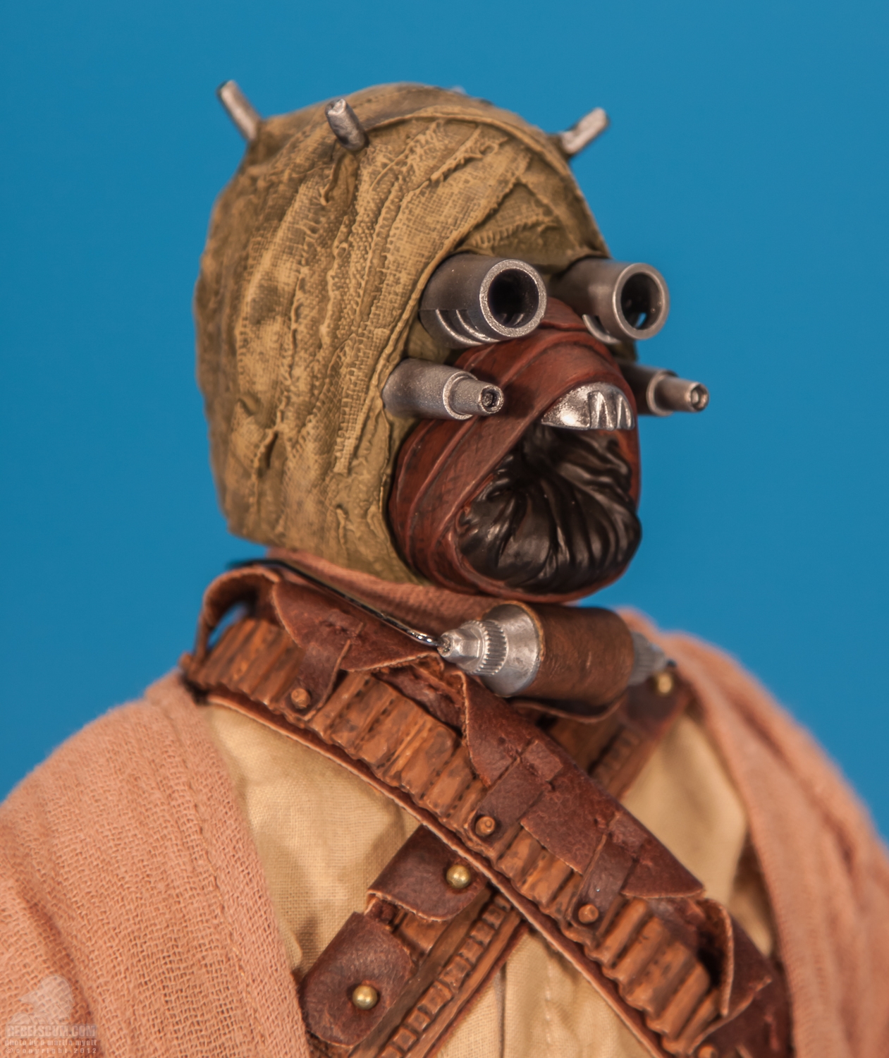 Tusken_Raider_Sand_People_Sideshow_Collectibles-06.jpg