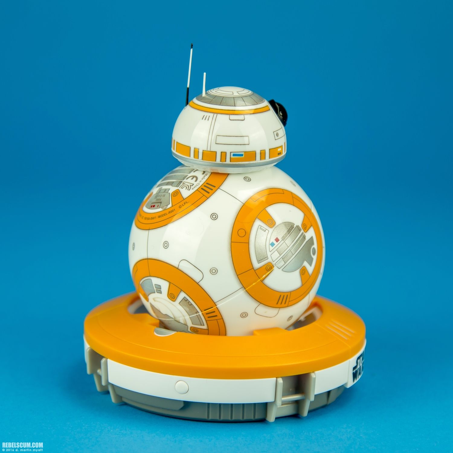 BB-8-App-Enabled-Droid-Sphero-006.jpg