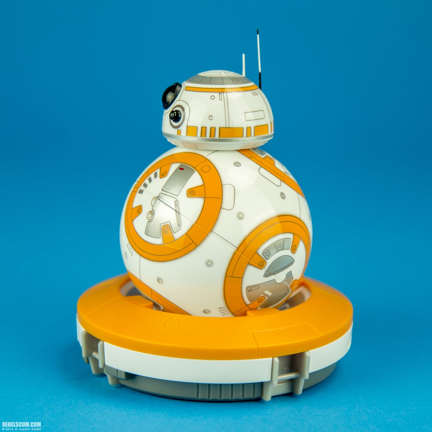 BB-8-App-Enabled-Droid-Sphero-007.jpg