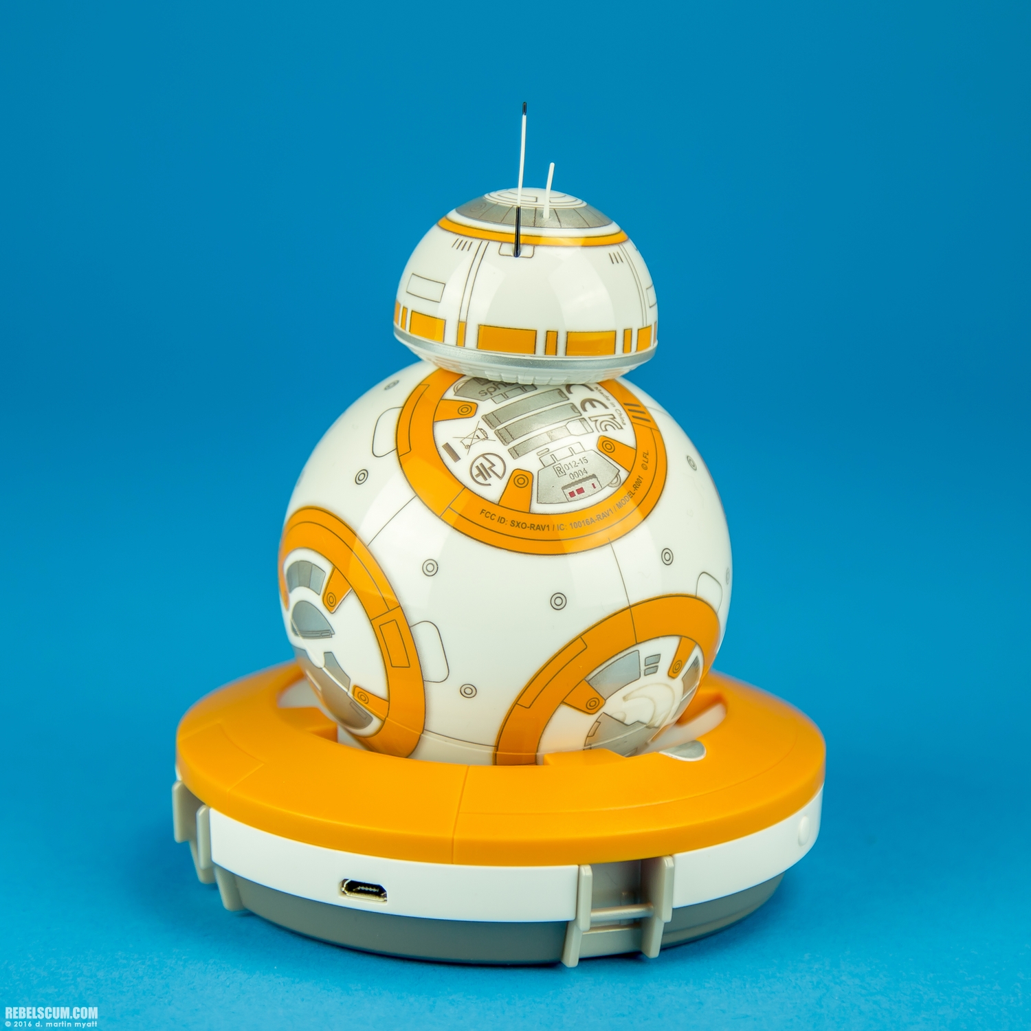 BB-8-App-Enabled-Droid-Sphero-008.jpg