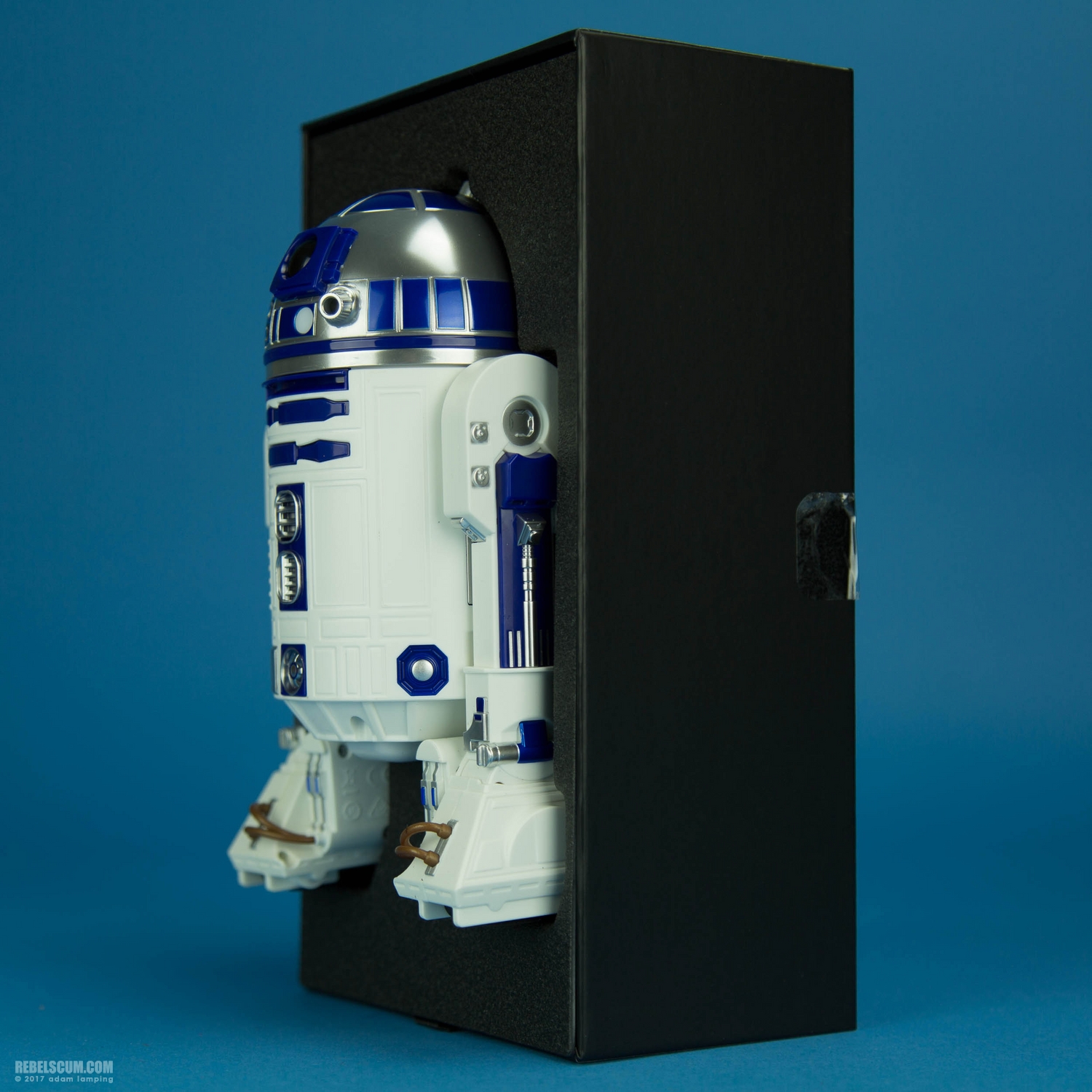 r2-d2-app-enabled-droid-sphero-022.jpg