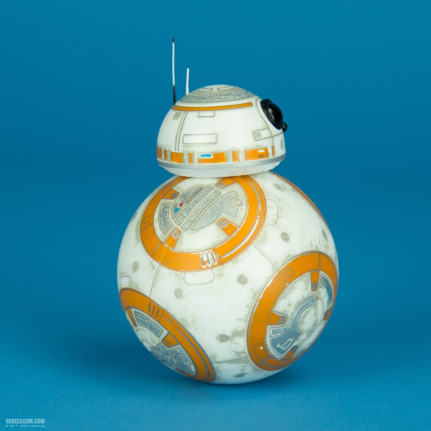 sphero-battle-worn-bb-8-with-force-band-002.jpg