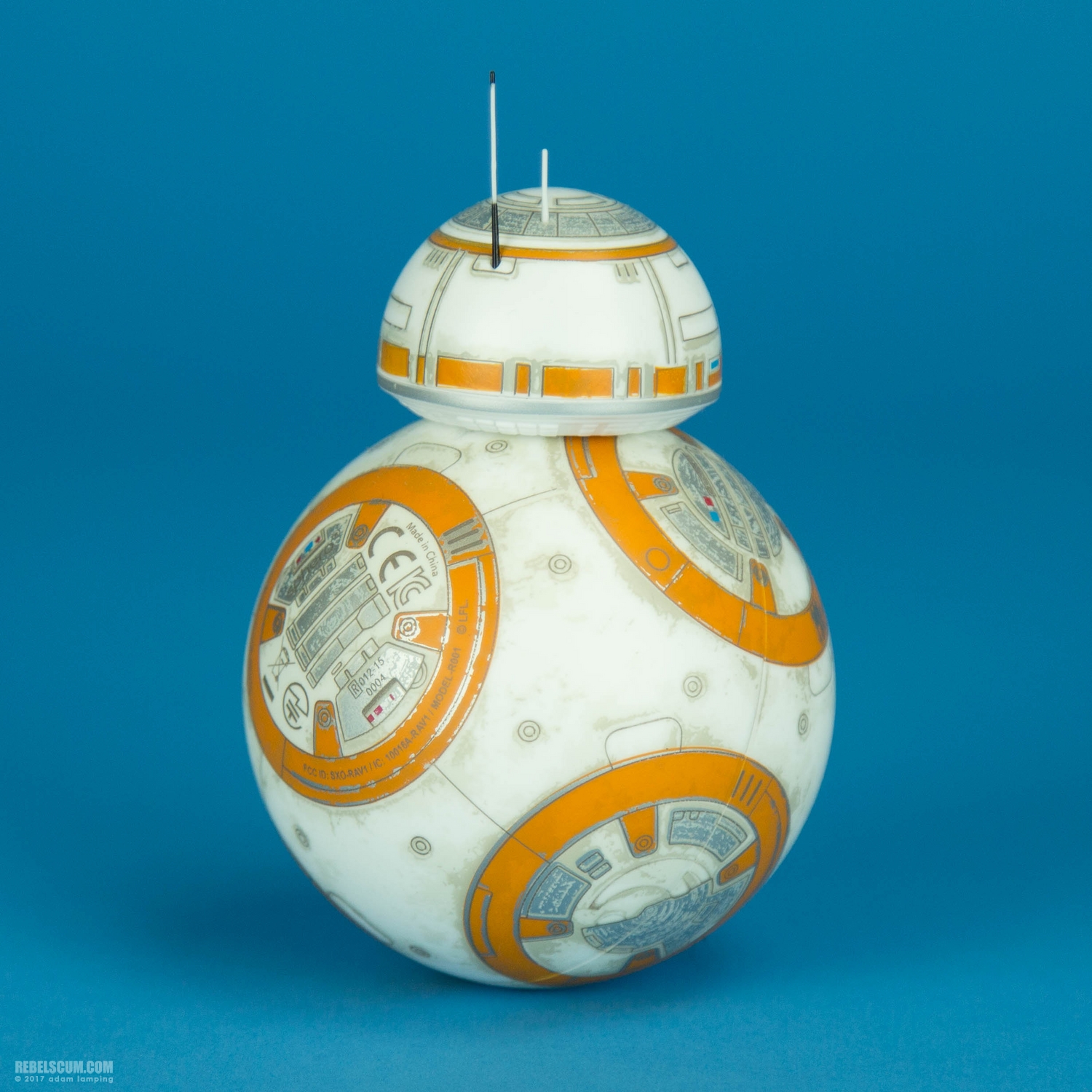 sphero-battle-worn-bb-8-with-force-band-004.jpg