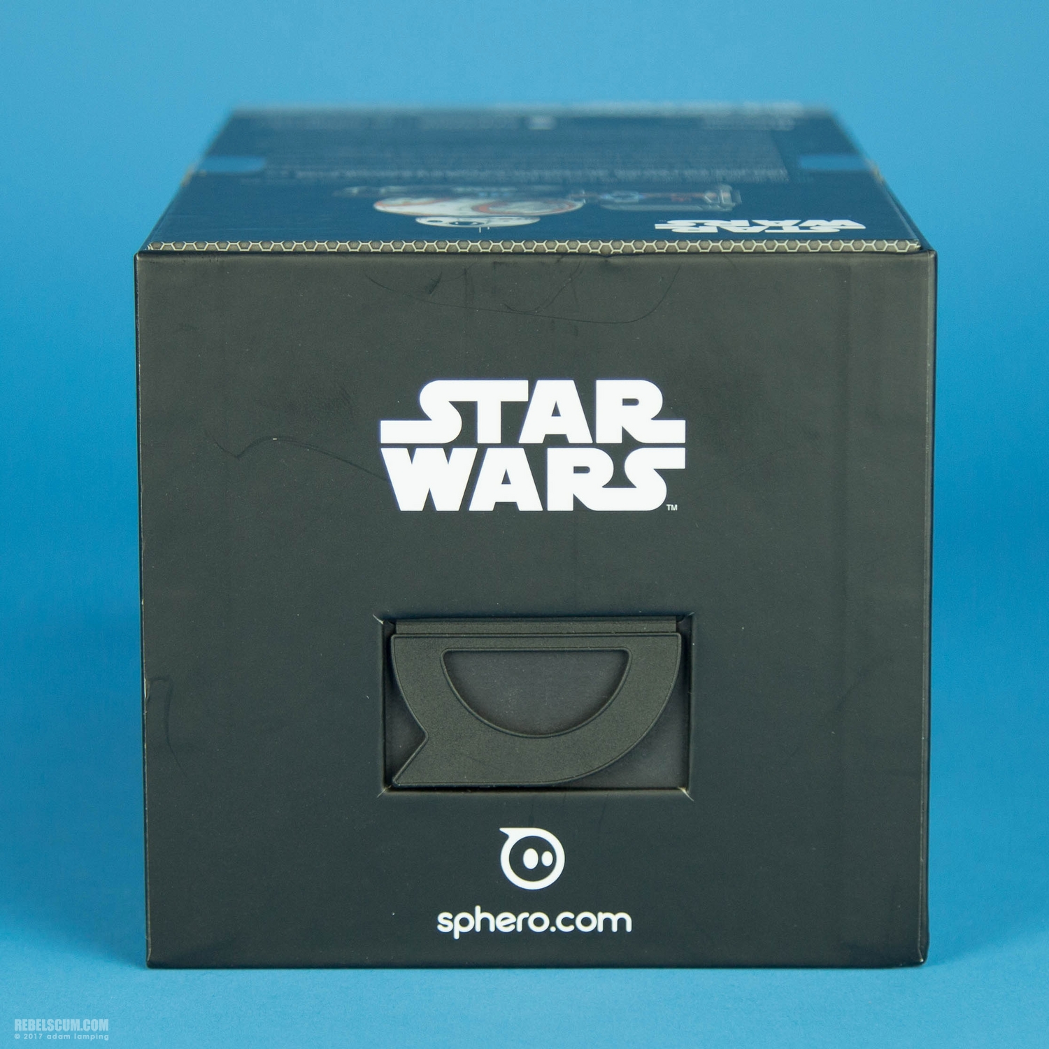 sphero-battle-worn-bb-8-with-force-band-023.jpg