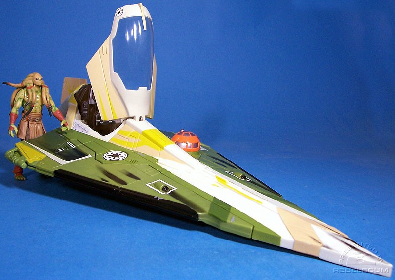 Will the CLONE WARS Kit Fisto fit inside the cockpit