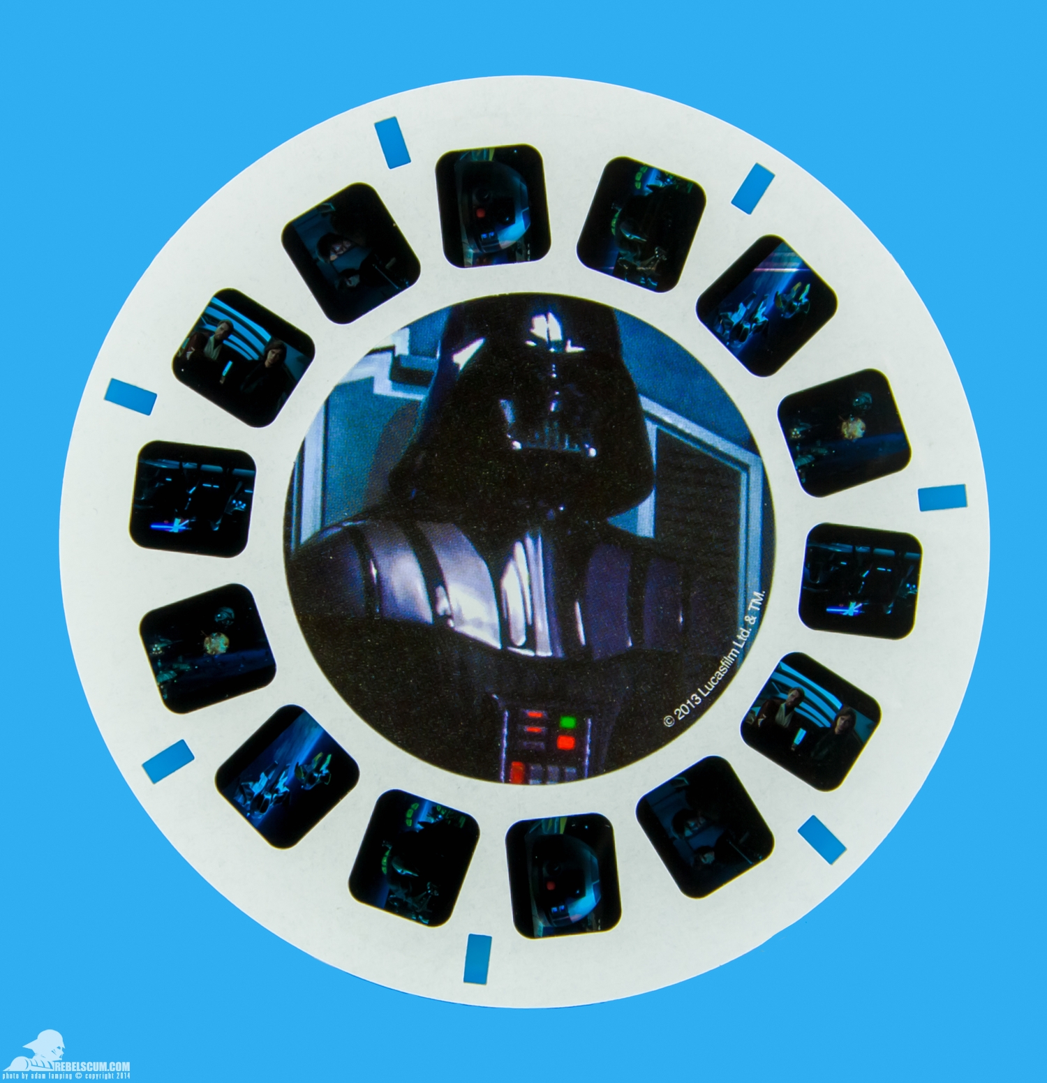 View-Master-Star-Wars-Darth-Vader-3D-Viewer-Gift-Set-006.jpg
