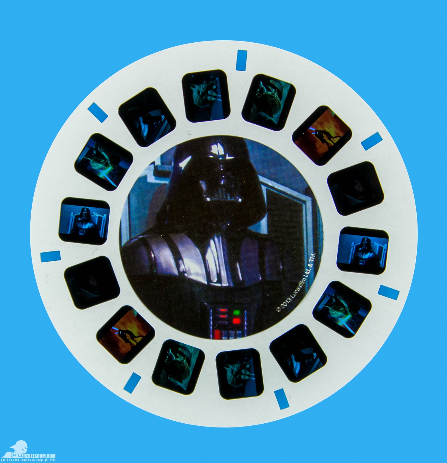 View-Master-Star-Wars-Darth-Vader-3D-Viewer-Gift-Set-010.jpg