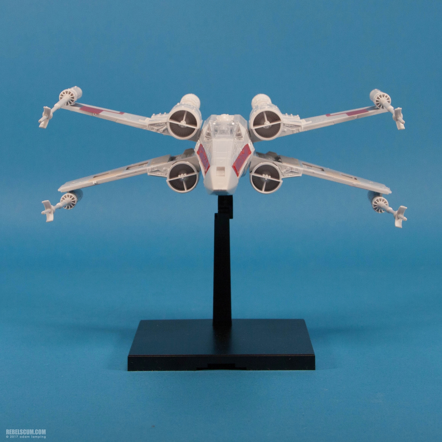 bandai-red-squadron-x-wing-starfighter-scale-model-kit-001.jpg