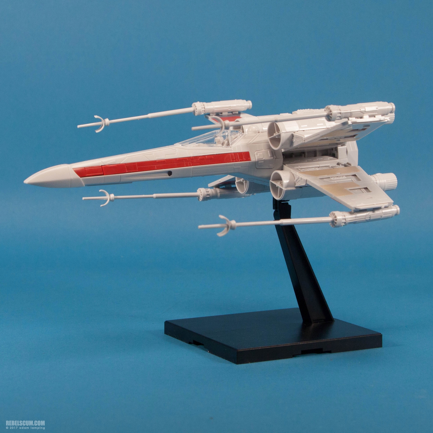 bandai-red-squadron-x-wing-starfighter-scale-model-kit-003.jpg