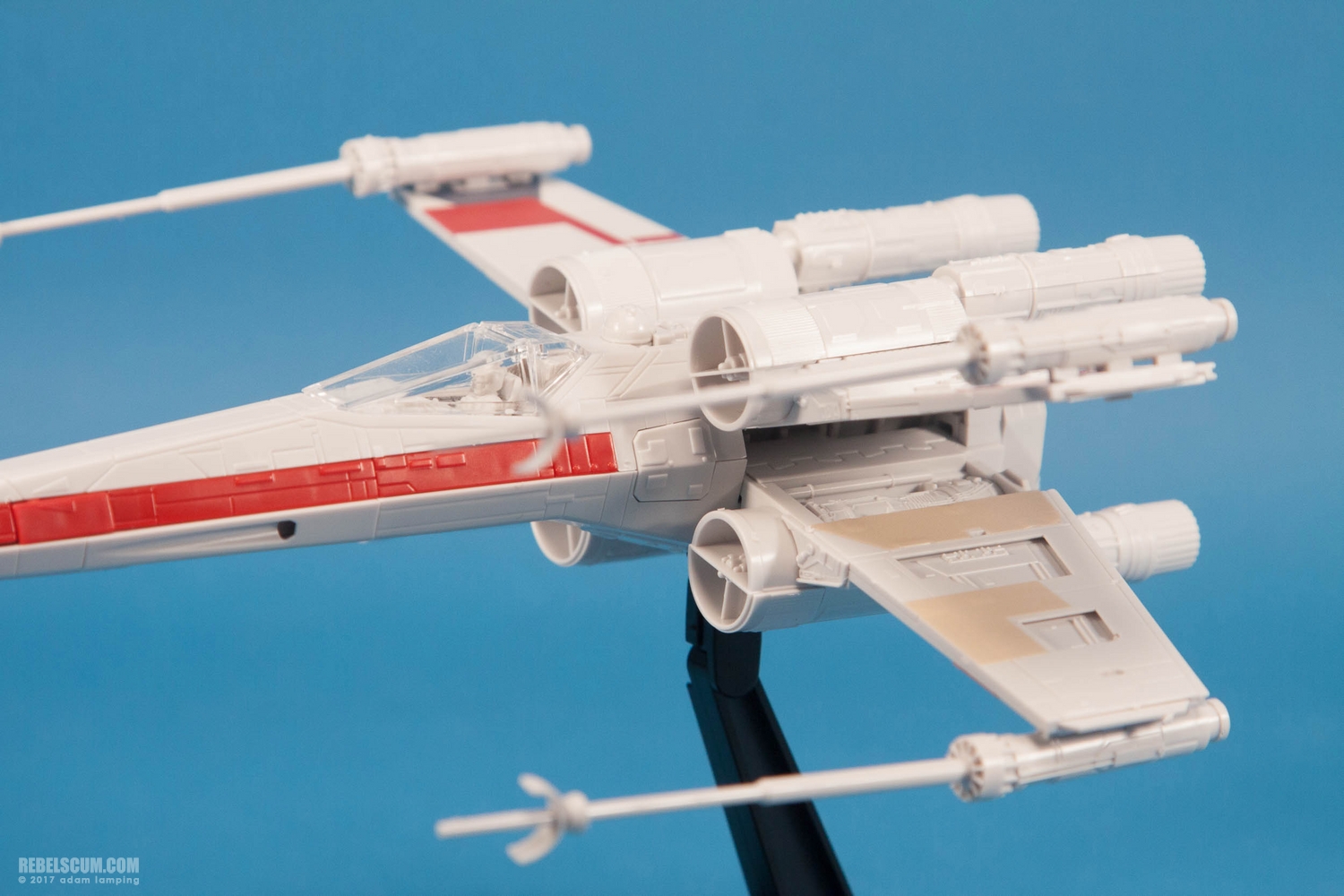 bandai-red-squadron-x-wing-starfighter-scale-model-kit-007.jpg