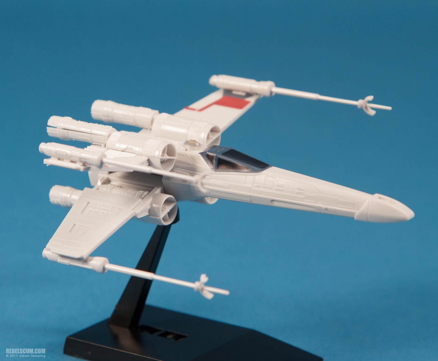 bandai-red-squadron-x-wing-starfighter-scale-model-kit-018.jpg
