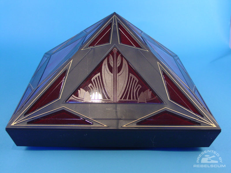Book of Sith Holocron closed-rear