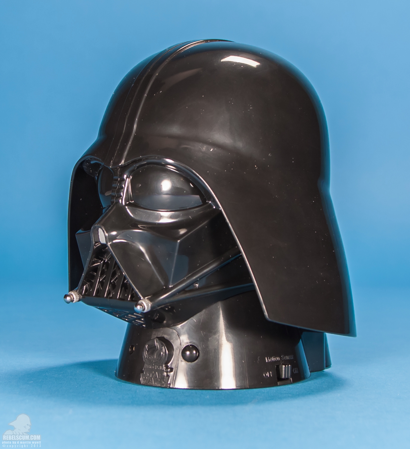 Headsplitter_Display_Case_Darth_Vader_DaGeDar_Star_Wars-07.jpg