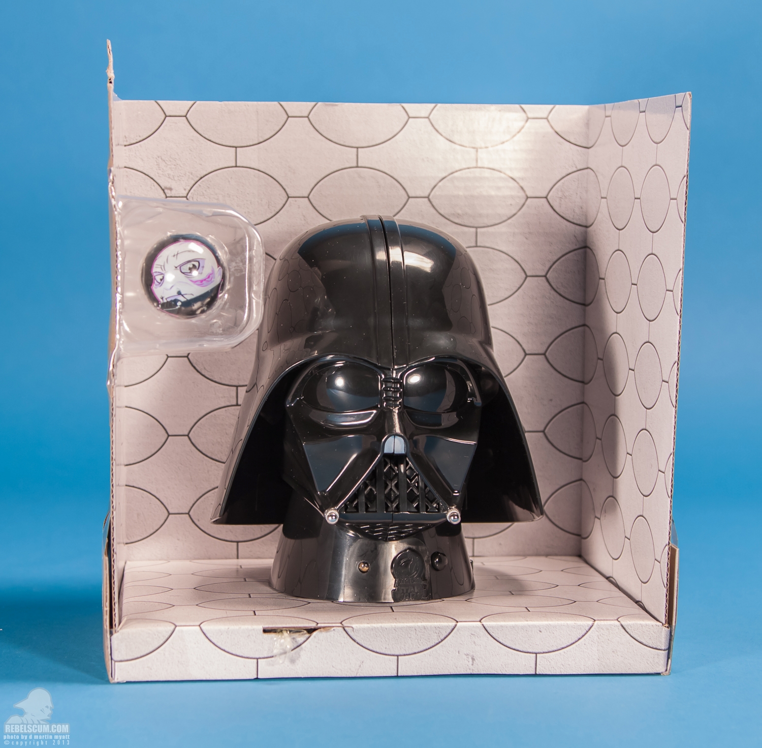 Headsplitter_Display_Case_Darth_Vader_DaGeDar_Star_Wars-18.jpg