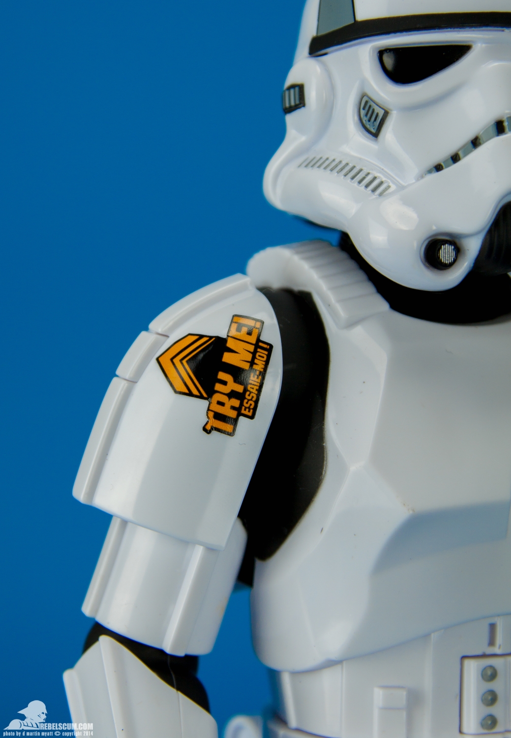 Disney-Store-Exclusive-Talking-Stormtrooper-013.jpg