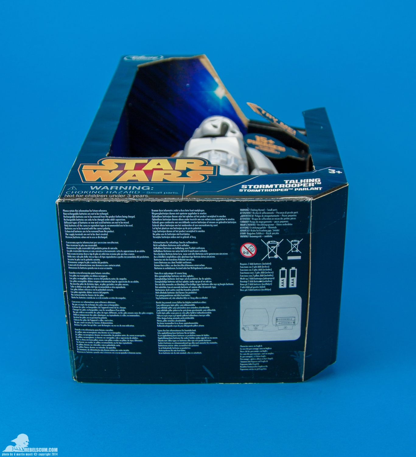 Disney-Store-Exclusive-Talking-Stormtrooper-019.jpg