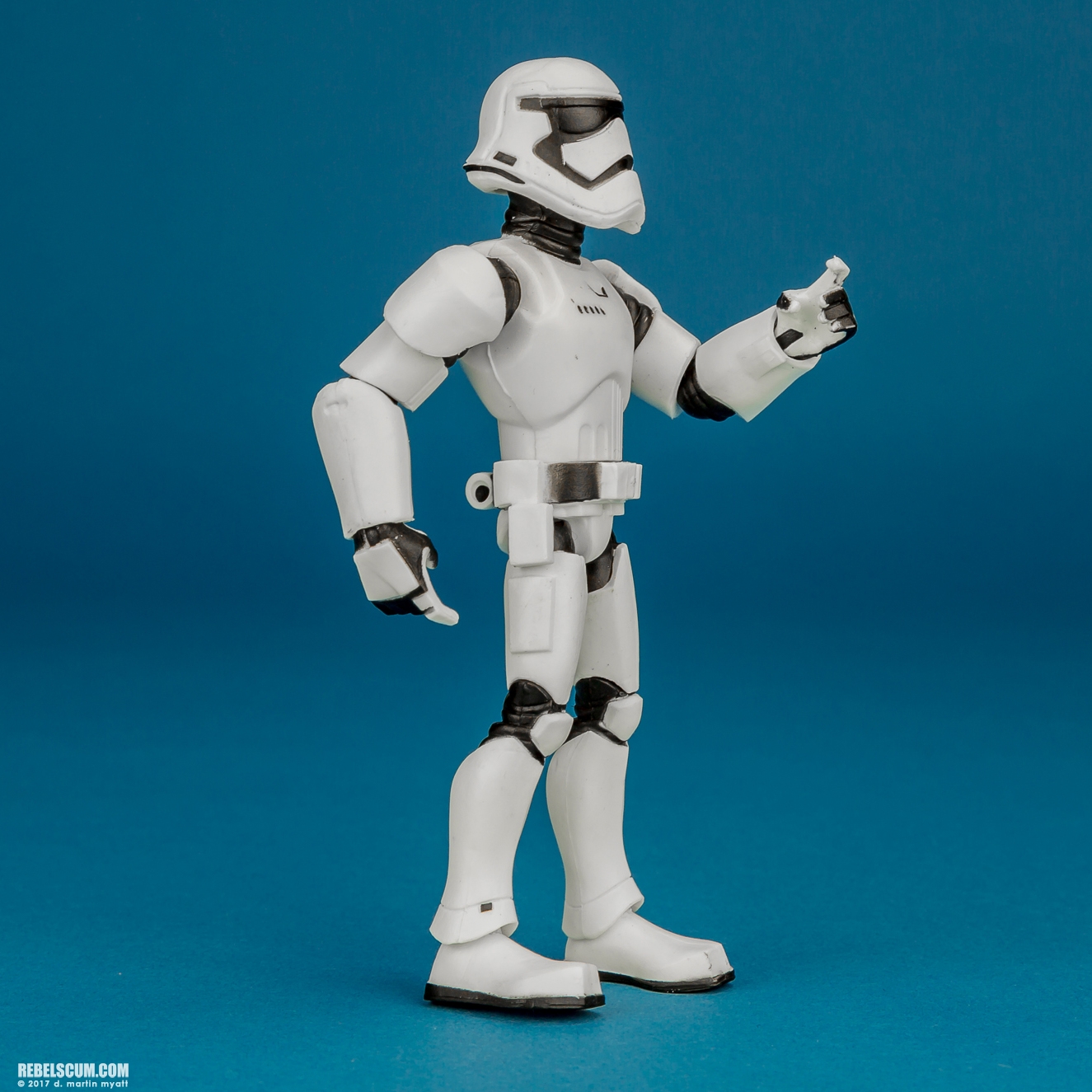 First-Order-Stormtrooper-Disney-Store-Toybox-03-002.jpg