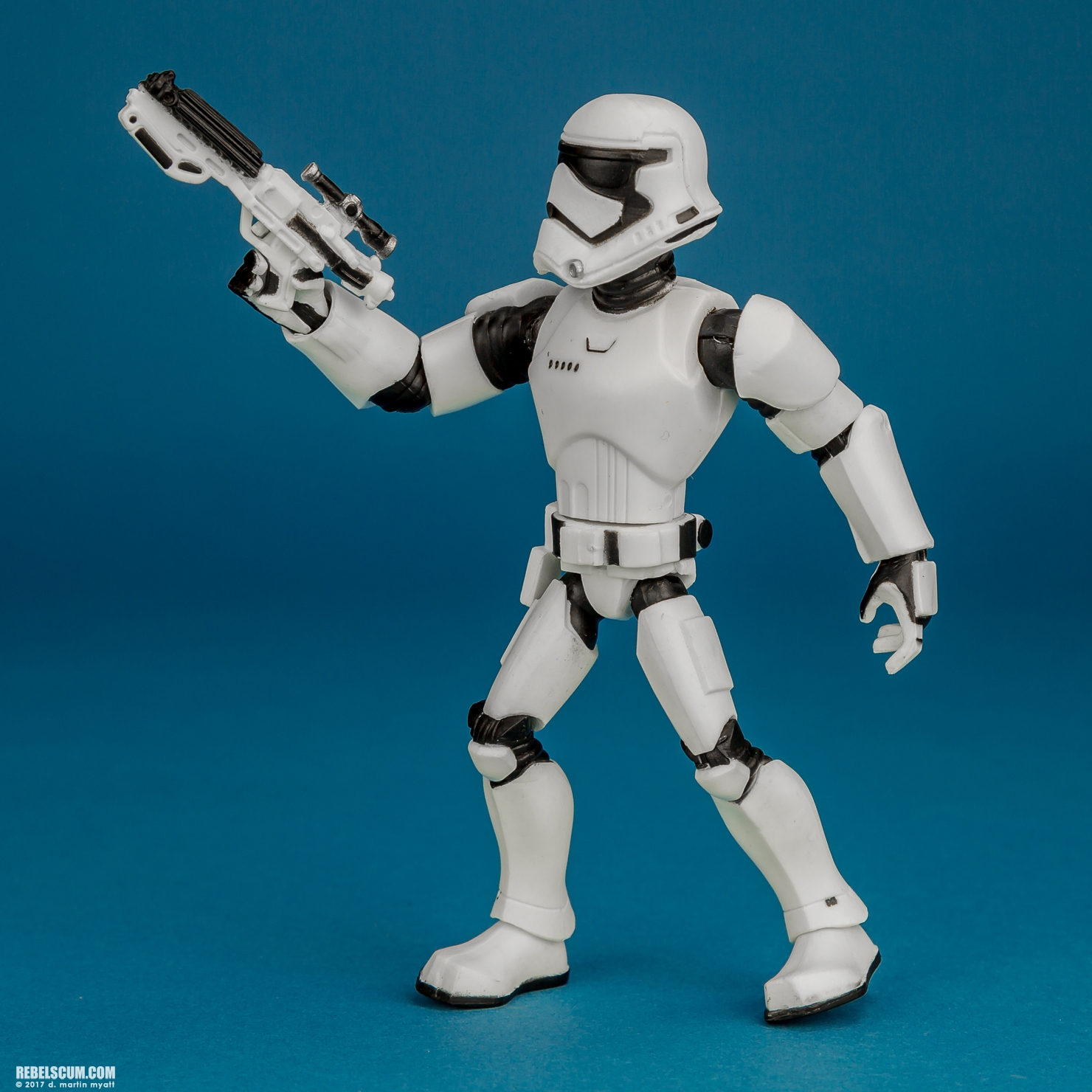 First-Order-Stormtrooper-Disney-Store-Toybox-03-006.jpg