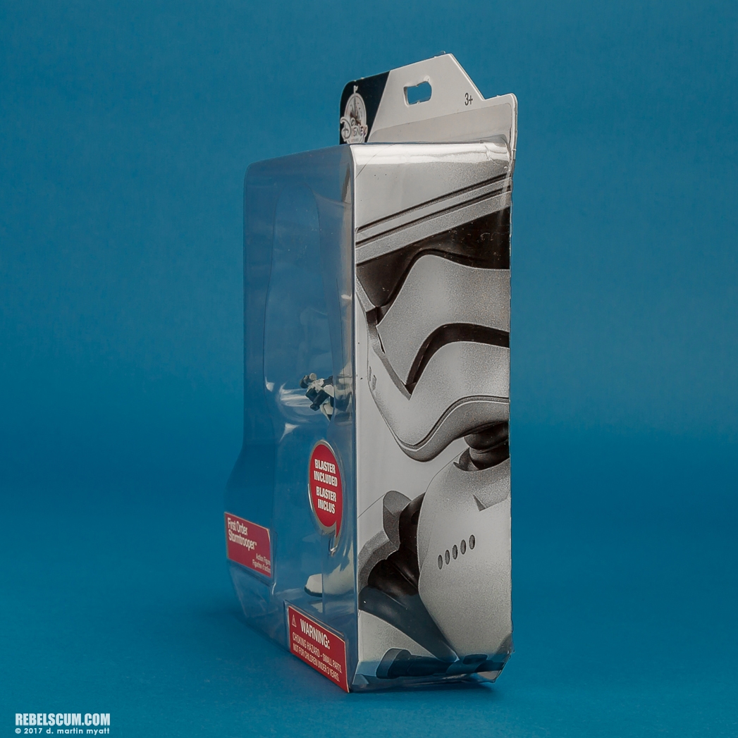 First-Order-Stormtrooper-Disney-Store-Toybox-03-010.jpg