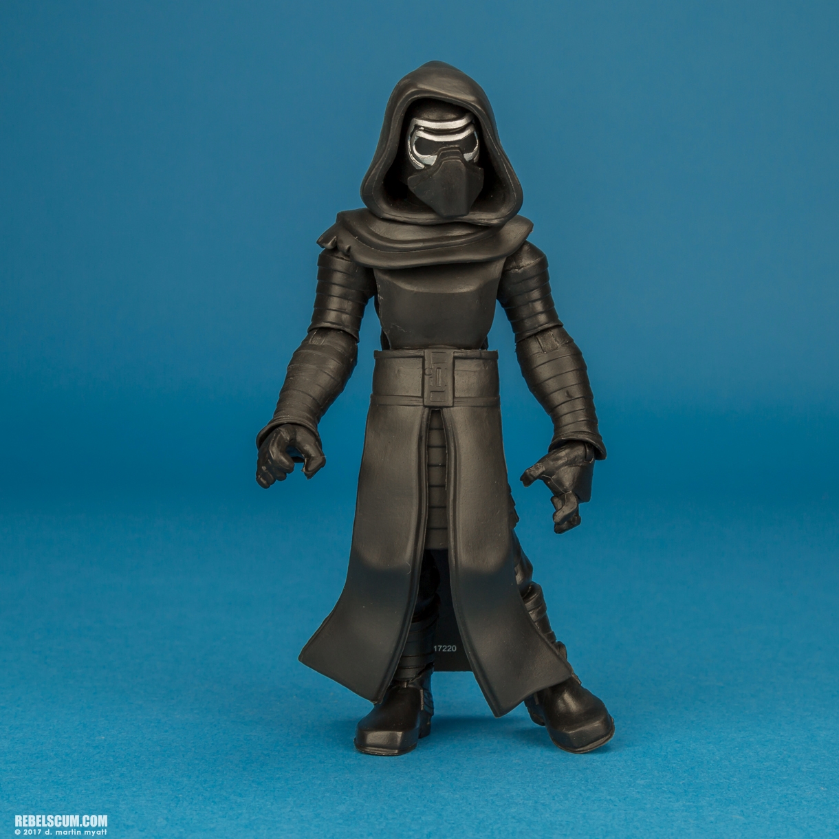 Kylo-Ren-Disney-Store-Star-Wars-Toybox-01-001.jpg