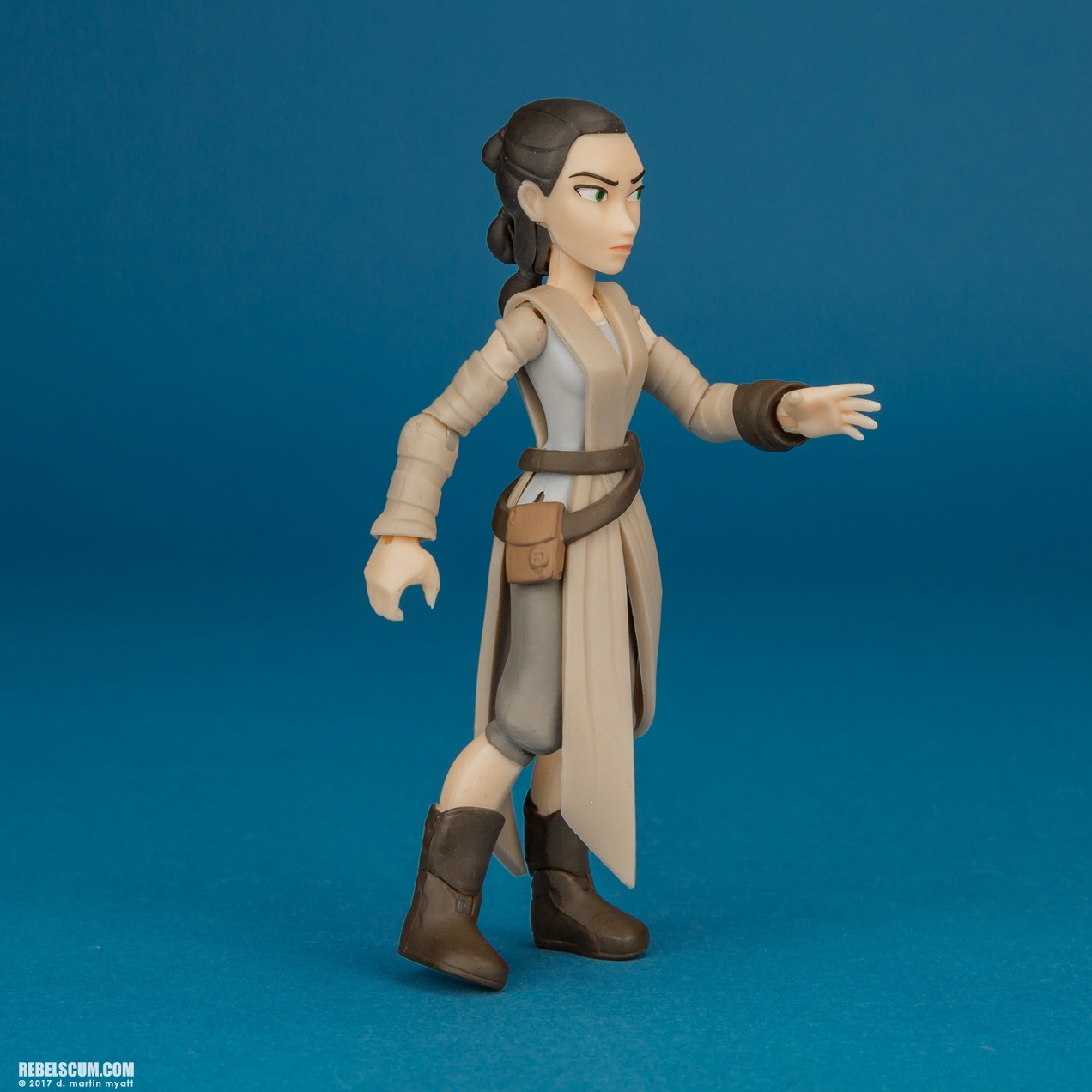 Rey-Disney-Store-Star-Wars-Toybox-02-002.jpg