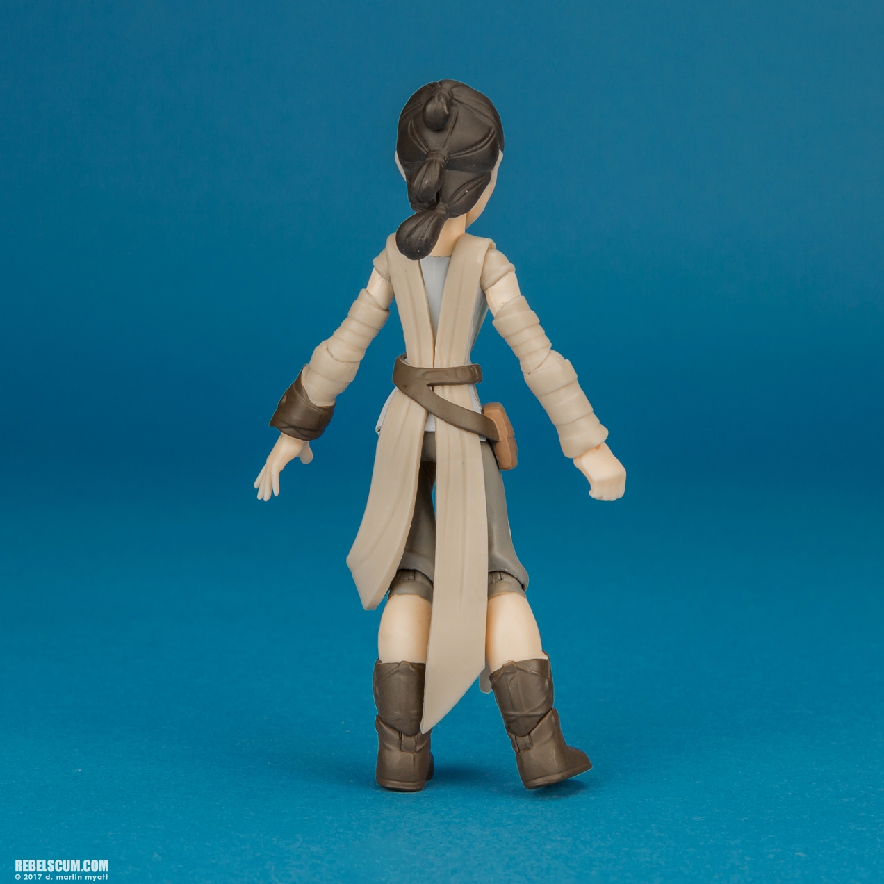 Rey-Disney-Store-Star-Wars-Toybox-02-004.jpg