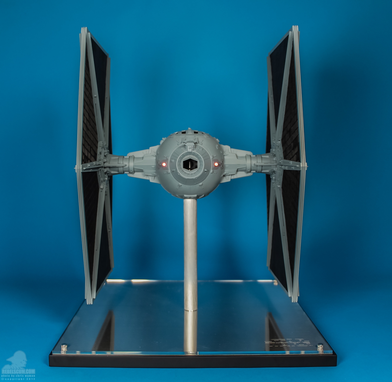 TIE_Fighter_Studio_Scale_model_eFX-08.jpg