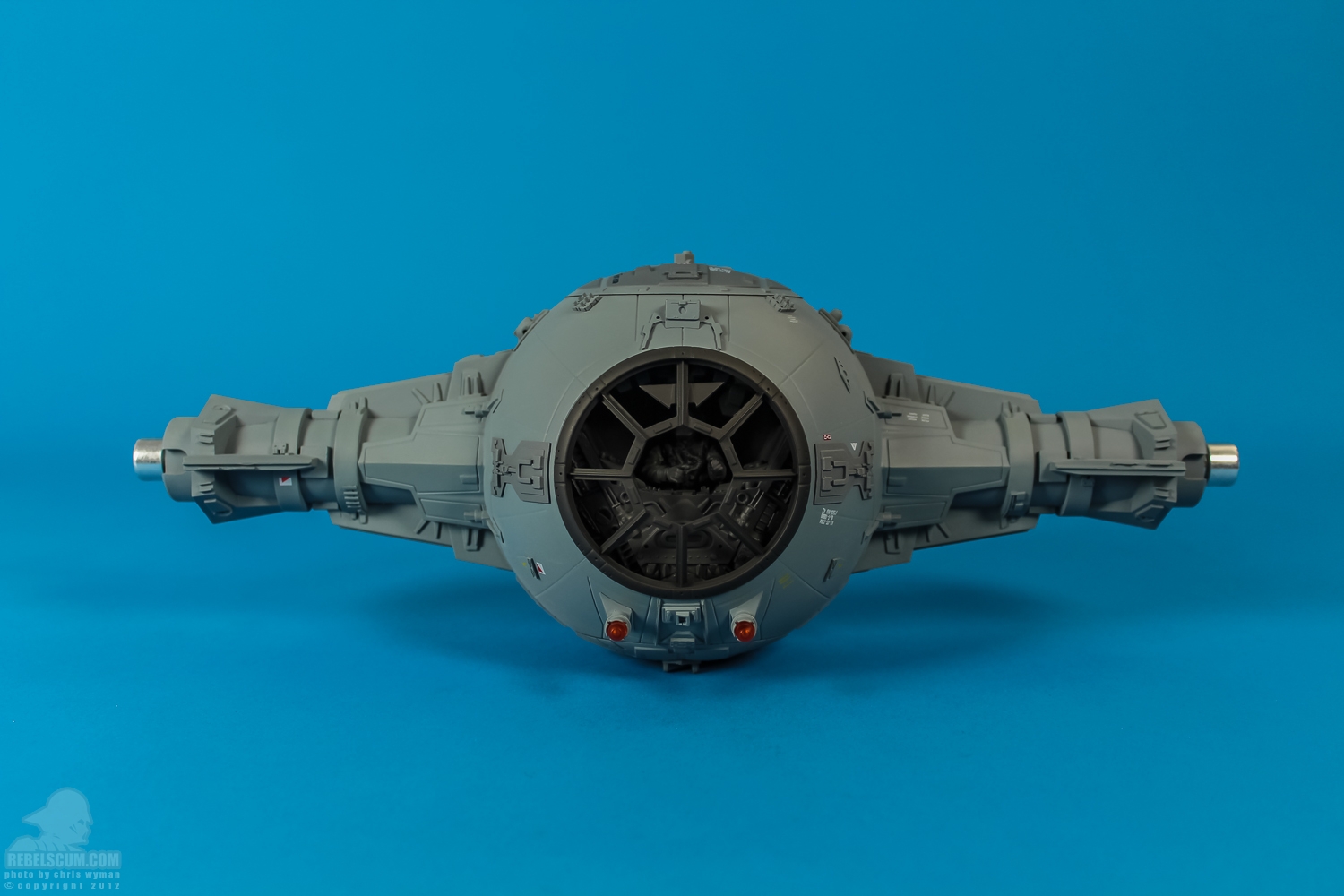 TIE_Fighter_Studio_Scale_model_eFX-09.jpg