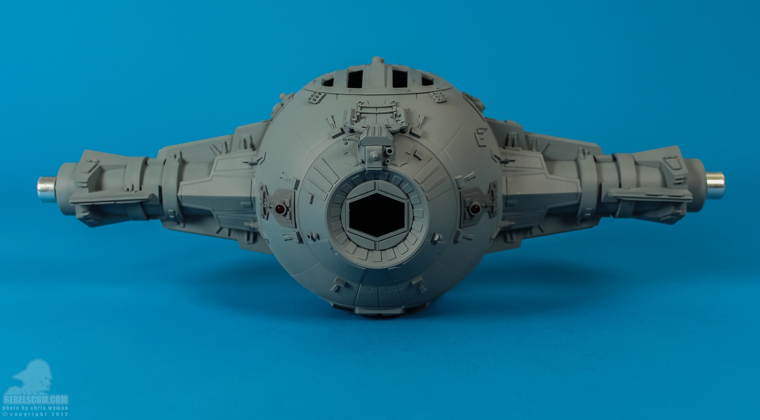 TIE_Fighter_Studio_Scale_model_eFX-12.jpg