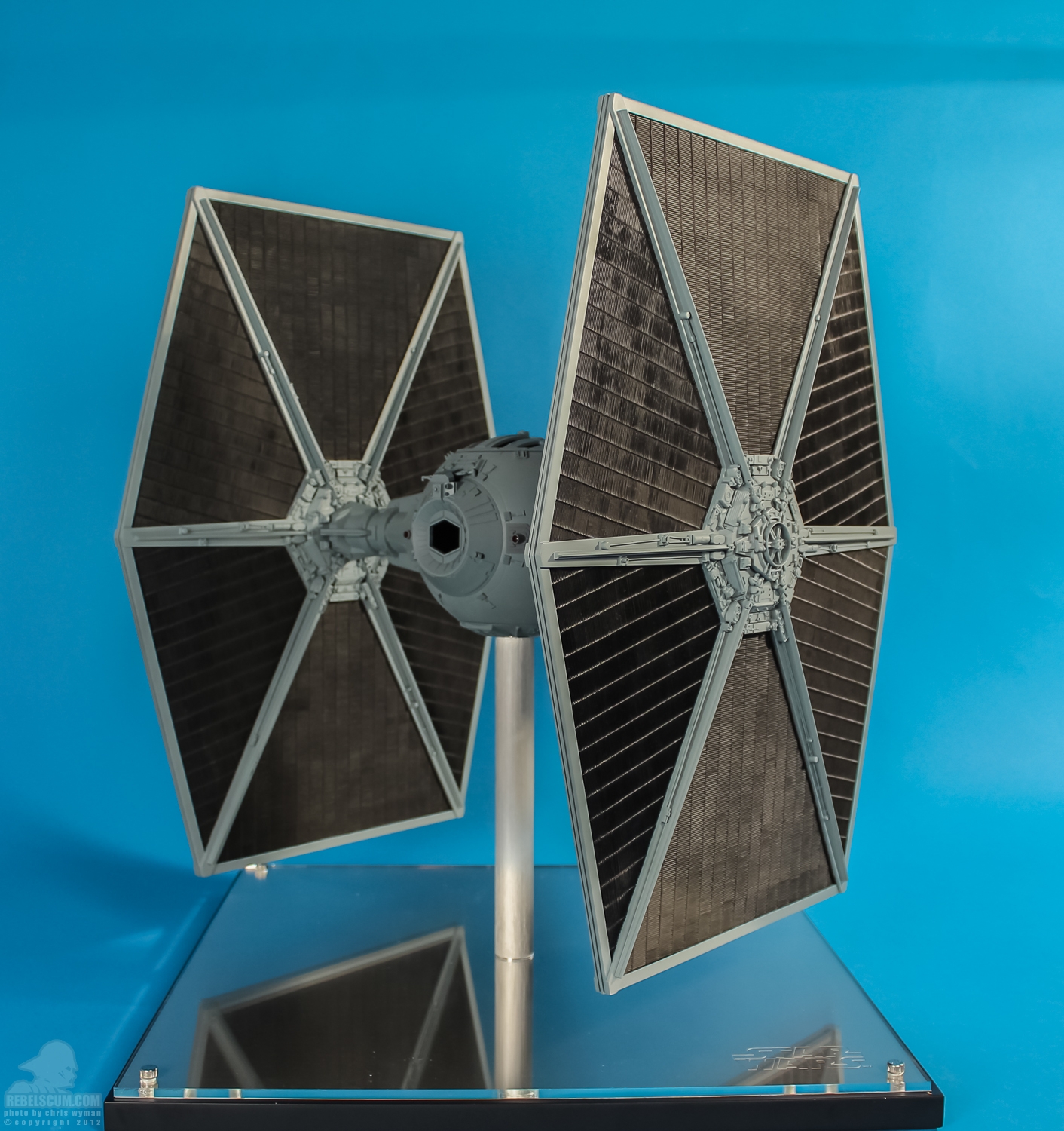 TIE_Fighter_Studio_Scale_model_eFX-45.jpg