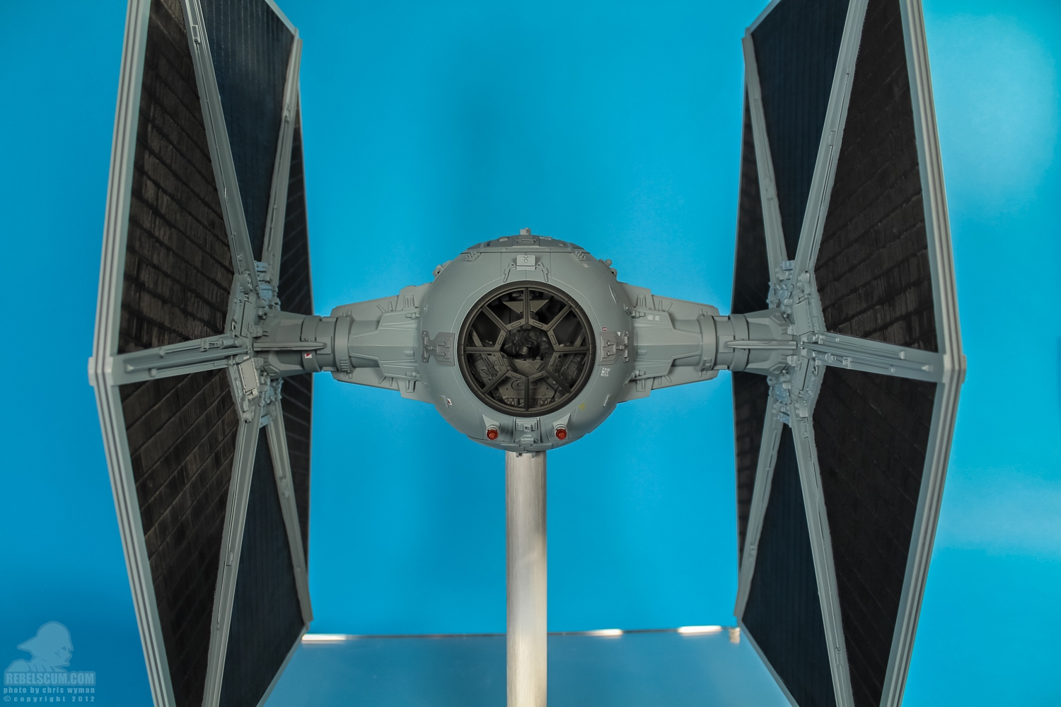 TIE_Fighter_Studio_Scale_model_eFX-46.jpg