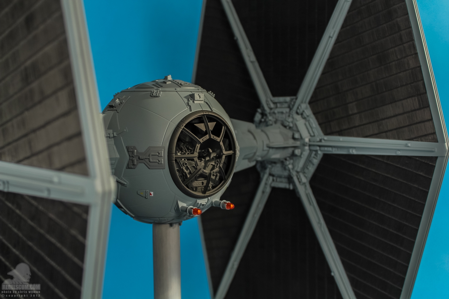 TIE_Fighter_Studio_Scale_model_eFX-47.jpg