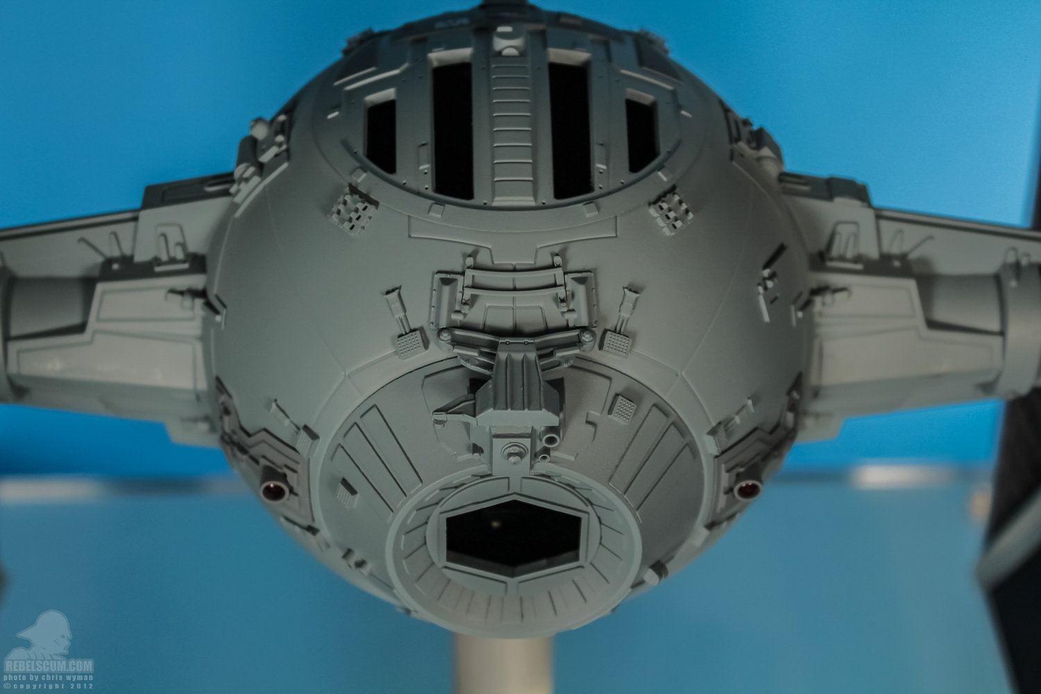 TIE_Fighter_Studio_Scale_model_eFX-50.jpg