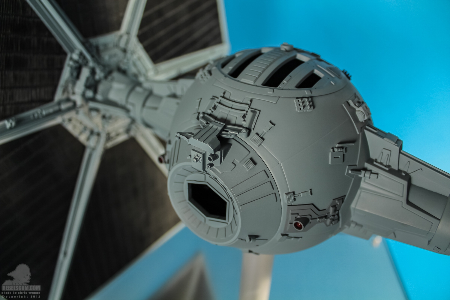 TIE_Fighter_Studio_Scale_model_eFX-51.jpg