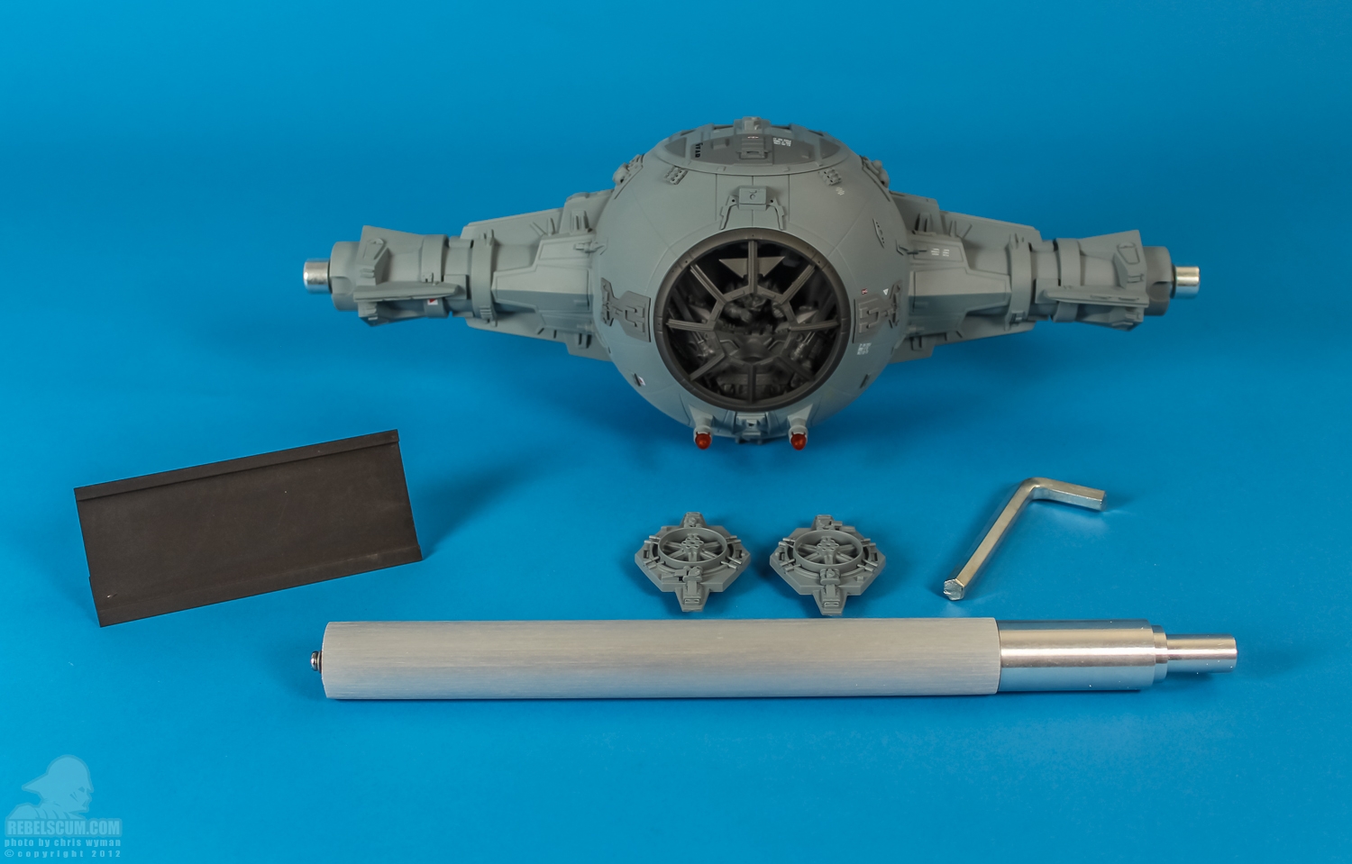 TIE_Fighter_Studio_Scale_model_eFX-82.jpg