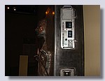 right1a.jpg