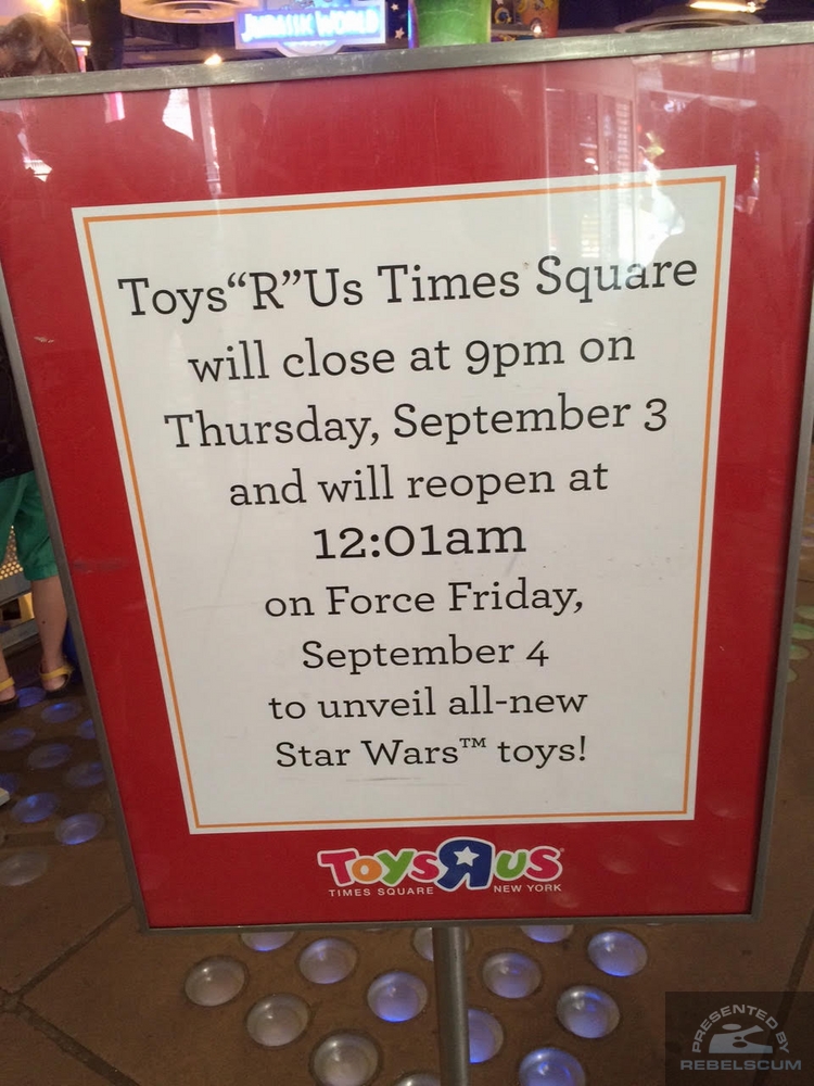 toys-r-us-force-friday-101.jpg