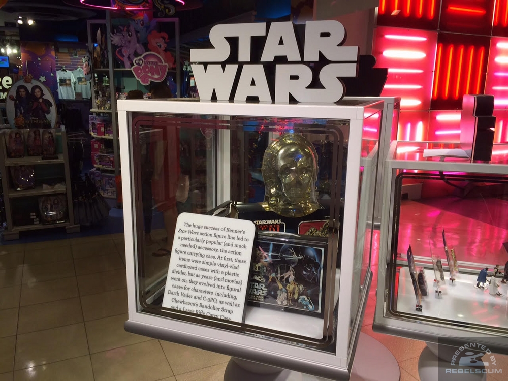 toys-r-us-force-friday-105.jpg