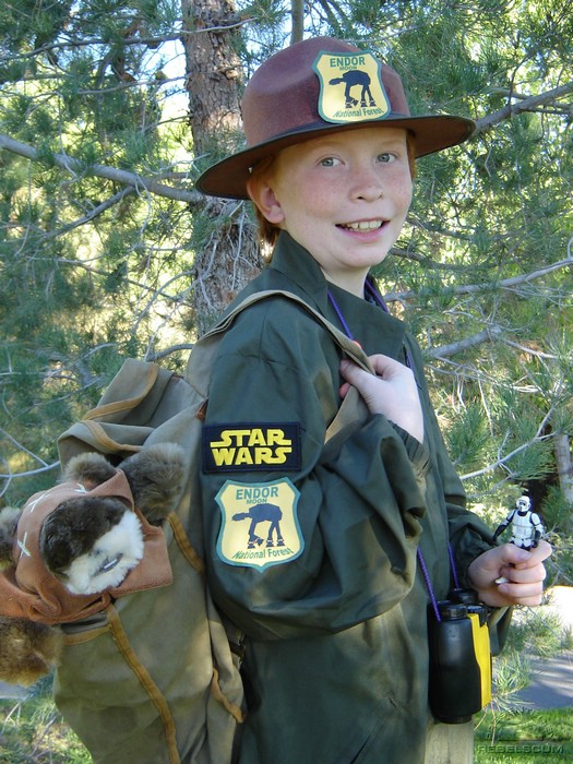 2006-10_Bryce_Taylor_As_Endor_Moon_Ranger.jpg