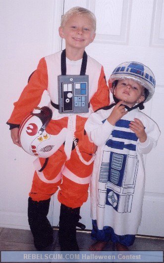 Paul%20and%20Luke%20as%20X-Wing%20Pilot%20and%20R2-D2