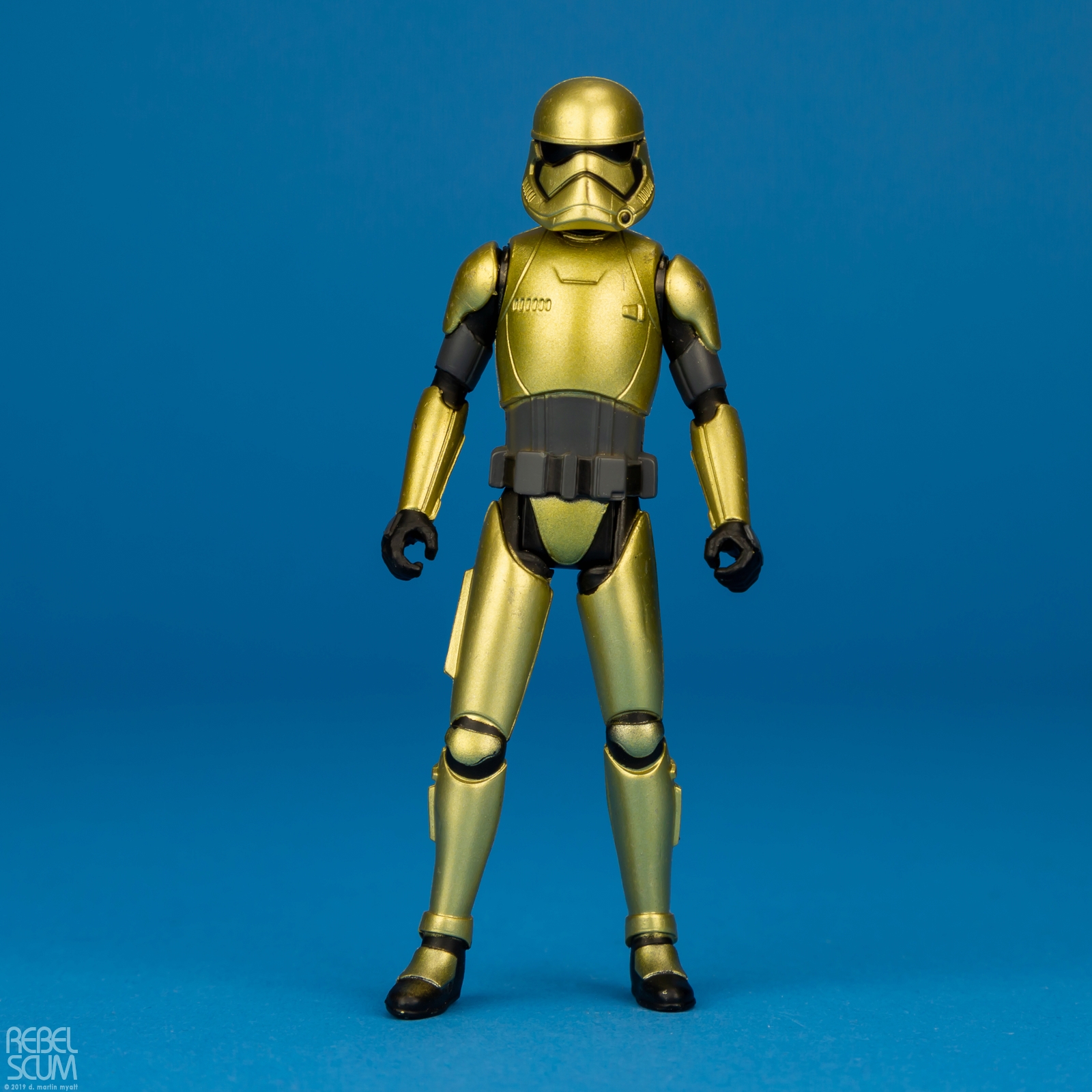 Commander-Pyre-Star-Wars-Universe-Resistance-Hasbro-001.jpg