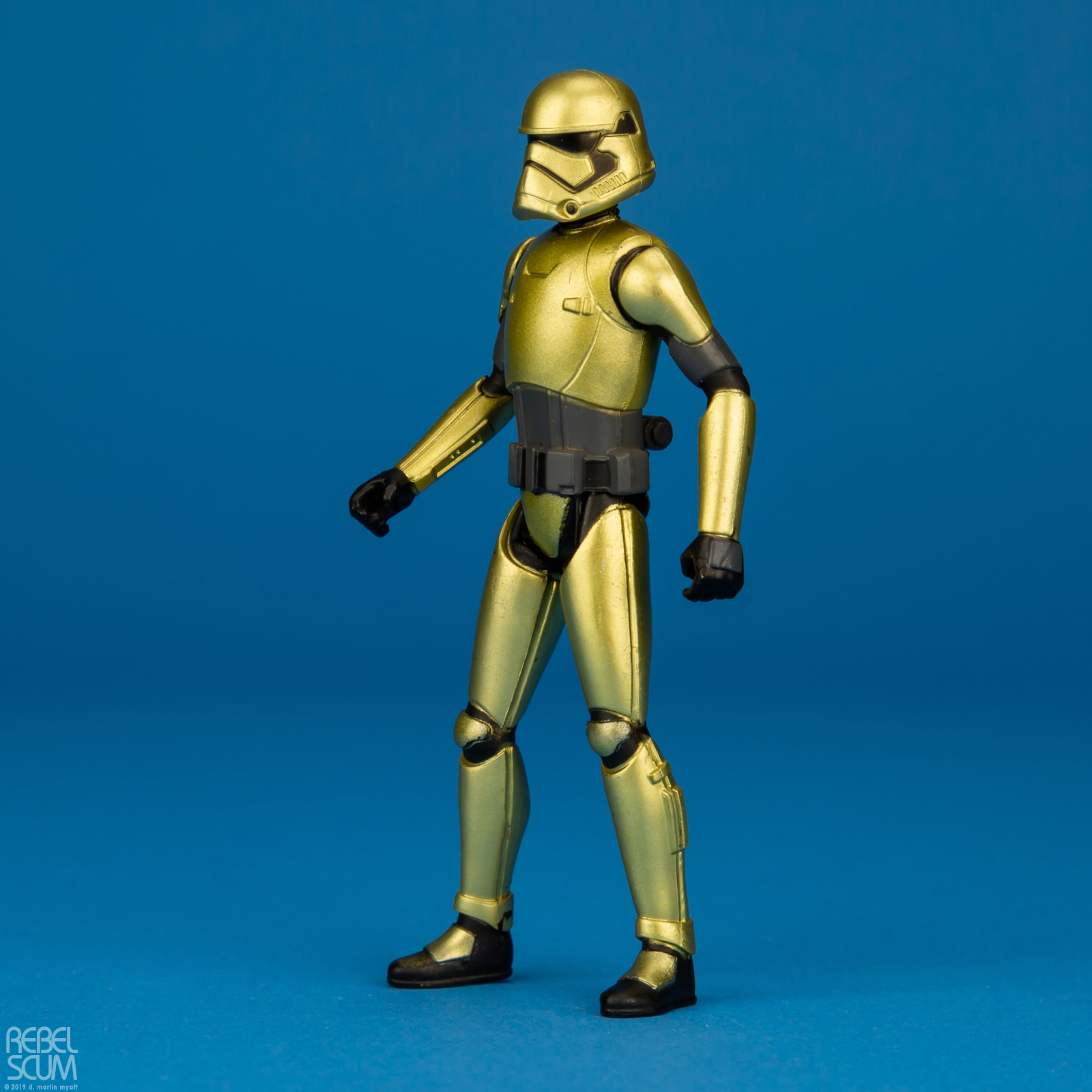 Commander-Pyre-Star-Wars-Universe-Resistance-Hasbro-003.jpg