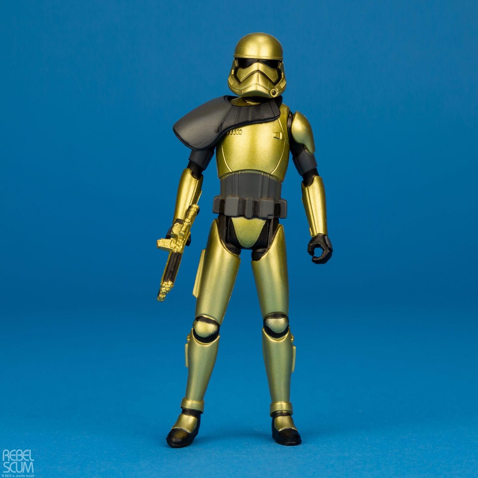 Commander-Pyre-Star-Wars-Universe-Resistance-Hasbro-005.jpg