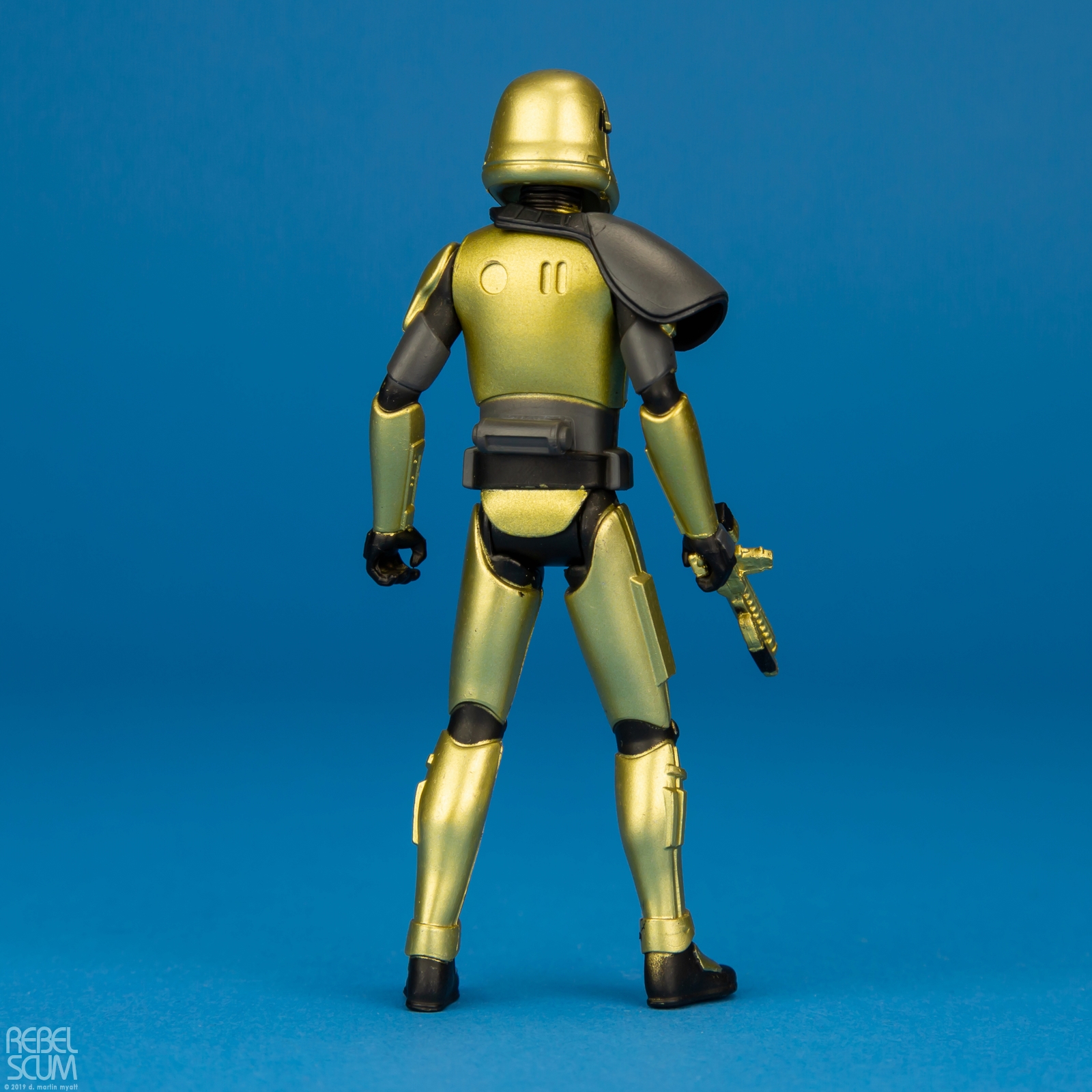 Commander-Pyre-Star-Wars-Universe-Resistance-Hasbro-008.jpg