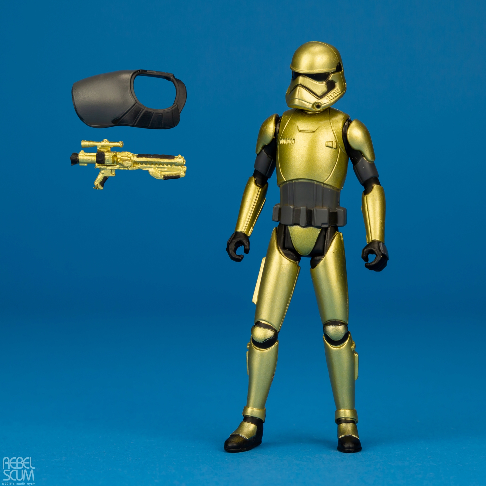 Commander-Pyre-Star-Wars-Universe-Resistance-Hasbro-009.jpg