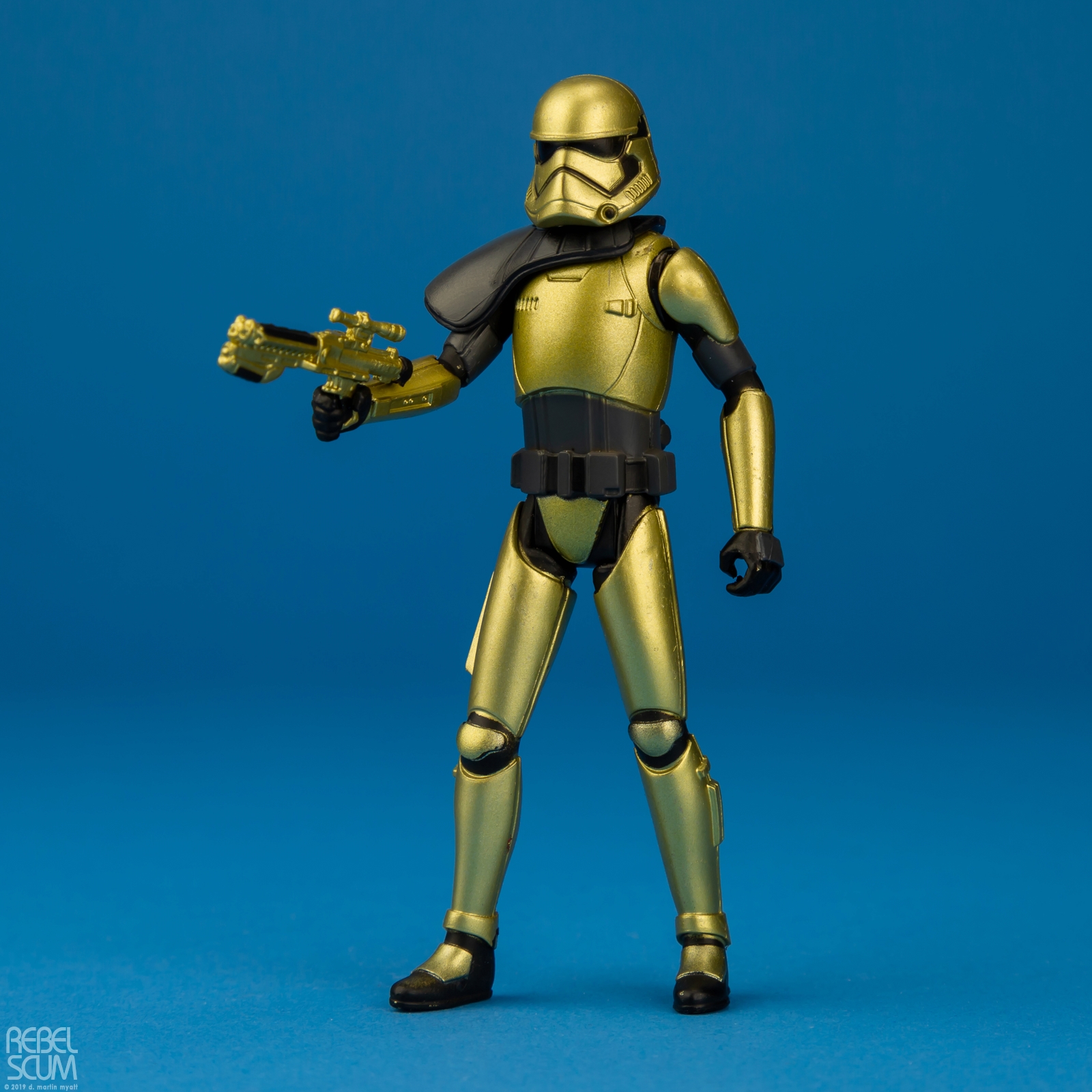 Commander-Pyre-Star-Wars-Universe-Resistance-Hasbro-010.jpg