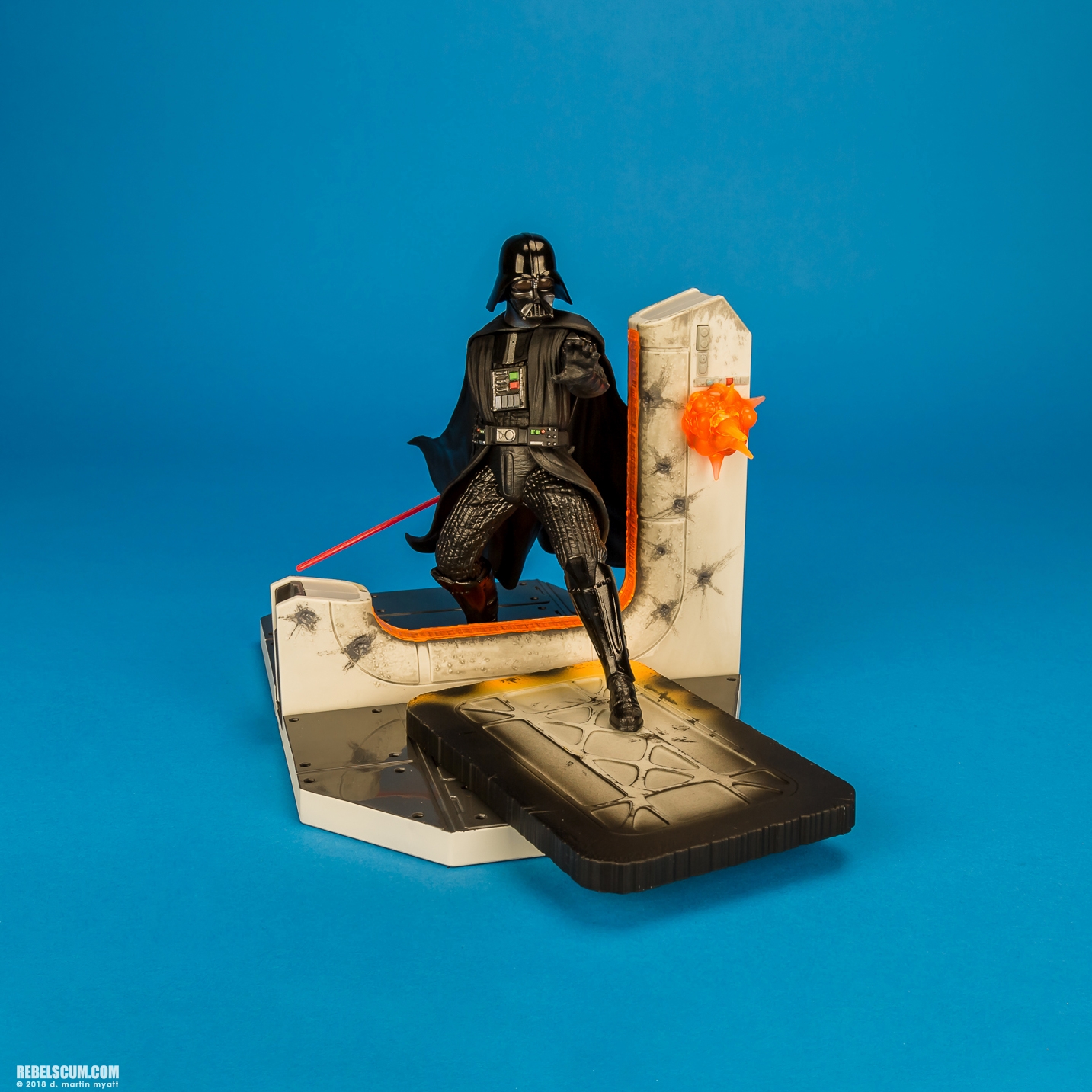 Darth-Vader-01-Centerpiece-The-Black-Series-001.jpg