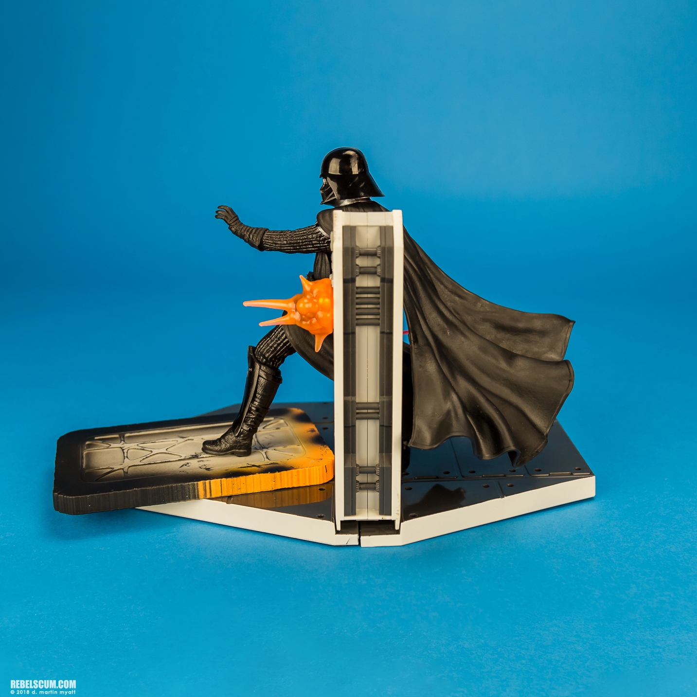 Darth-Vader-01-Centerpiece-The-Black-Series-003.jpg